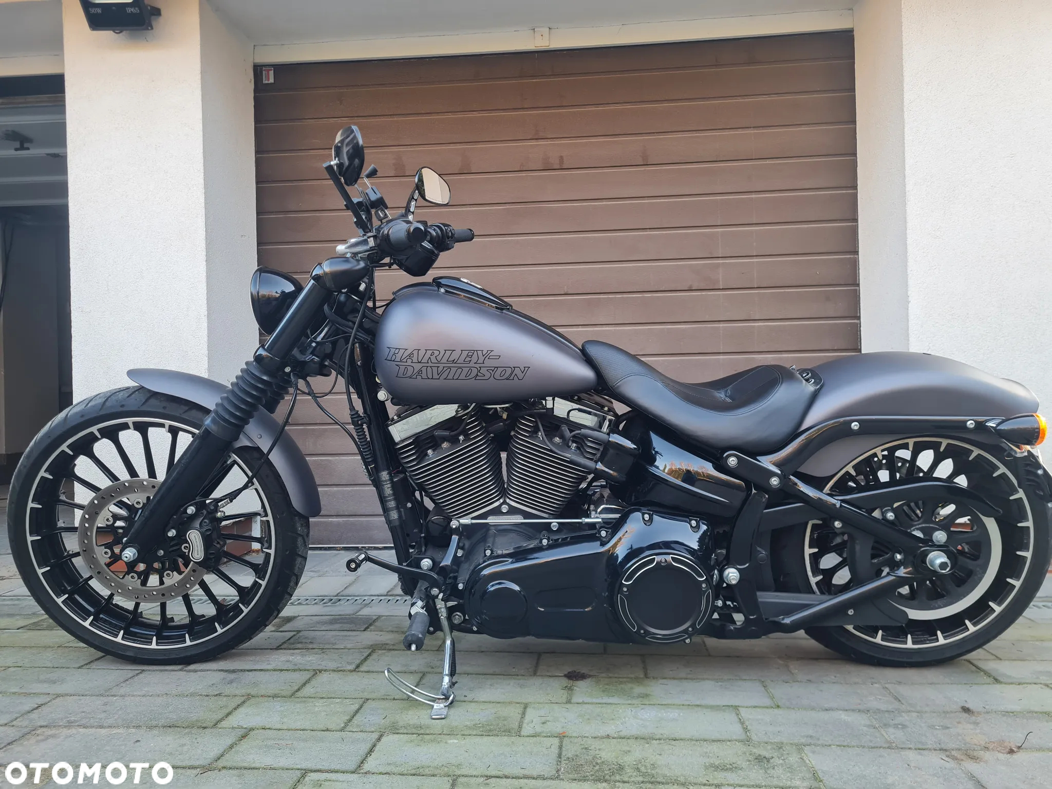 Harley-Davidson FXSB Breakout - 6