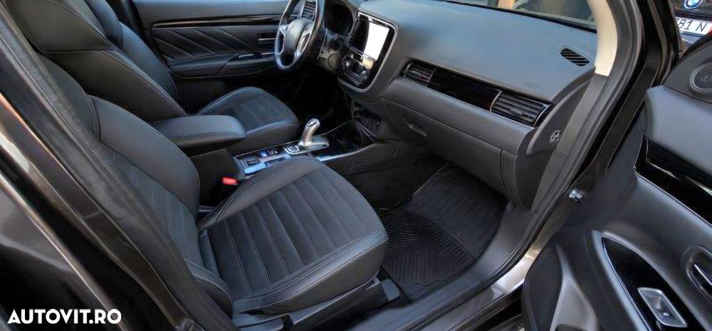Mitsubishi Outlander - 7
