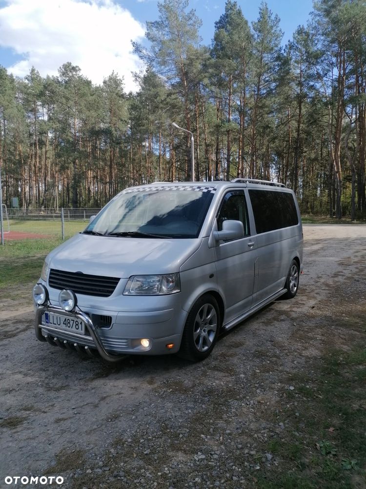 Volkswagen Caravelle - 1