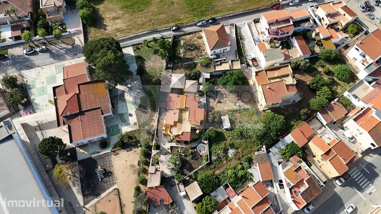 Pêra - Terreno Urbano com 645 m2 - Localização Central - Grande imagem: 5/24