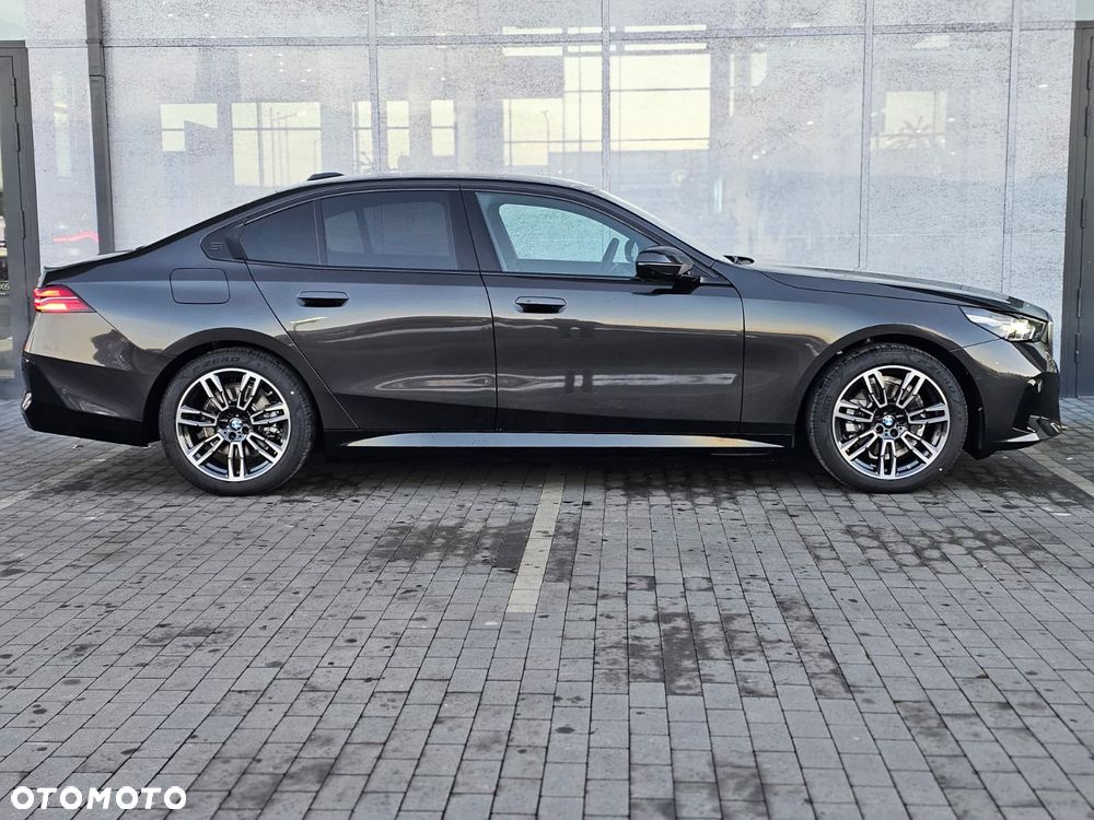 BMW Seria 5 530e xDrive PHEV - 6