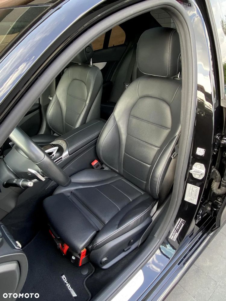 Mercedes-Benz Klasa C 200 4Matic 9G-TRONIC - 34