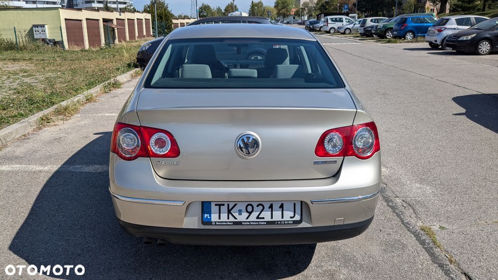 Volkswagen Passat 1.9 TDI Comfortline - 4