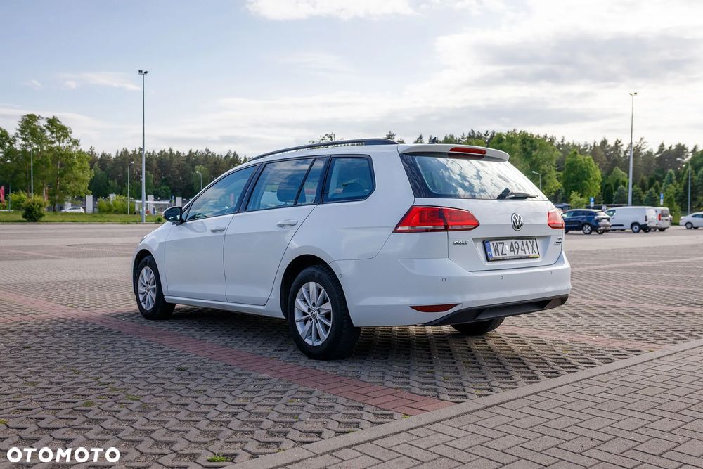 Volkswagen Golf - 1