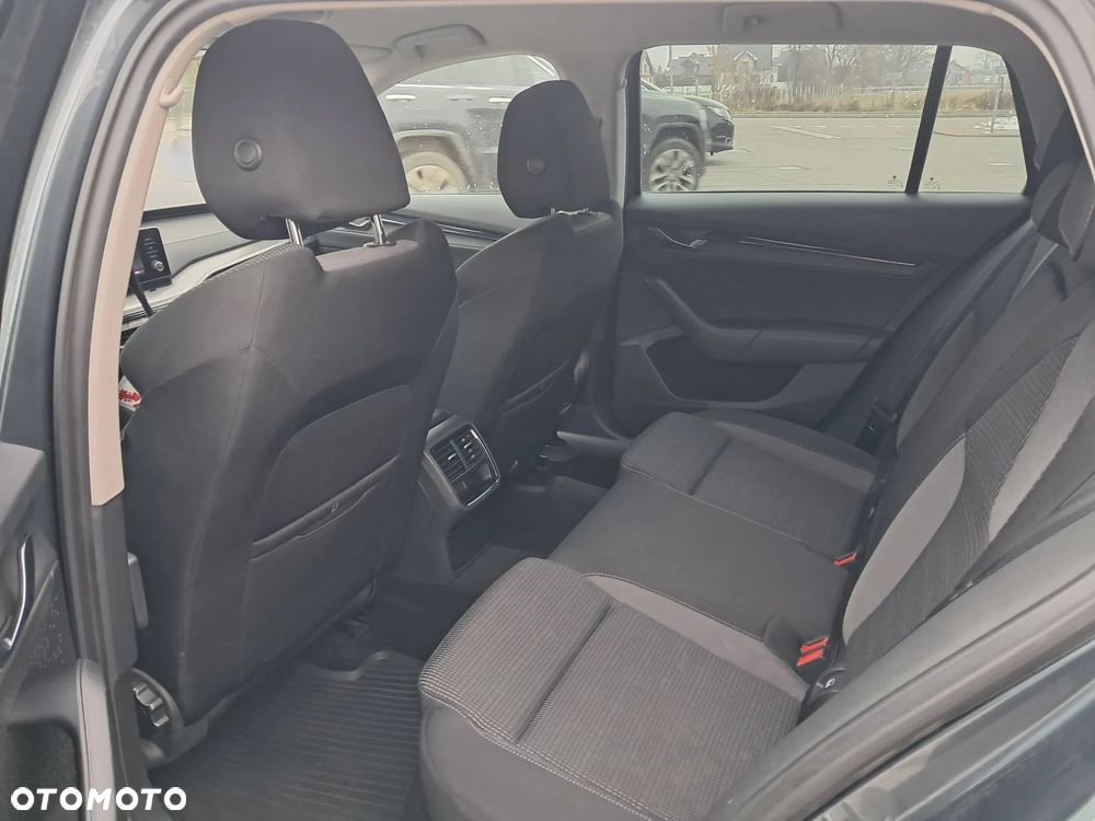 Skoda Octavia 2.0 TDI Ambition DSG - 10