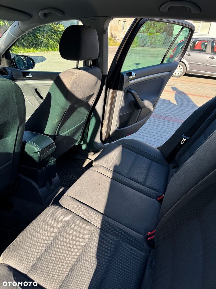 Volkswagen Golf 2.0 FSI Comfortline - 6
