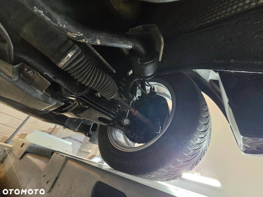 Mercedes-Benz Klasa E - 27