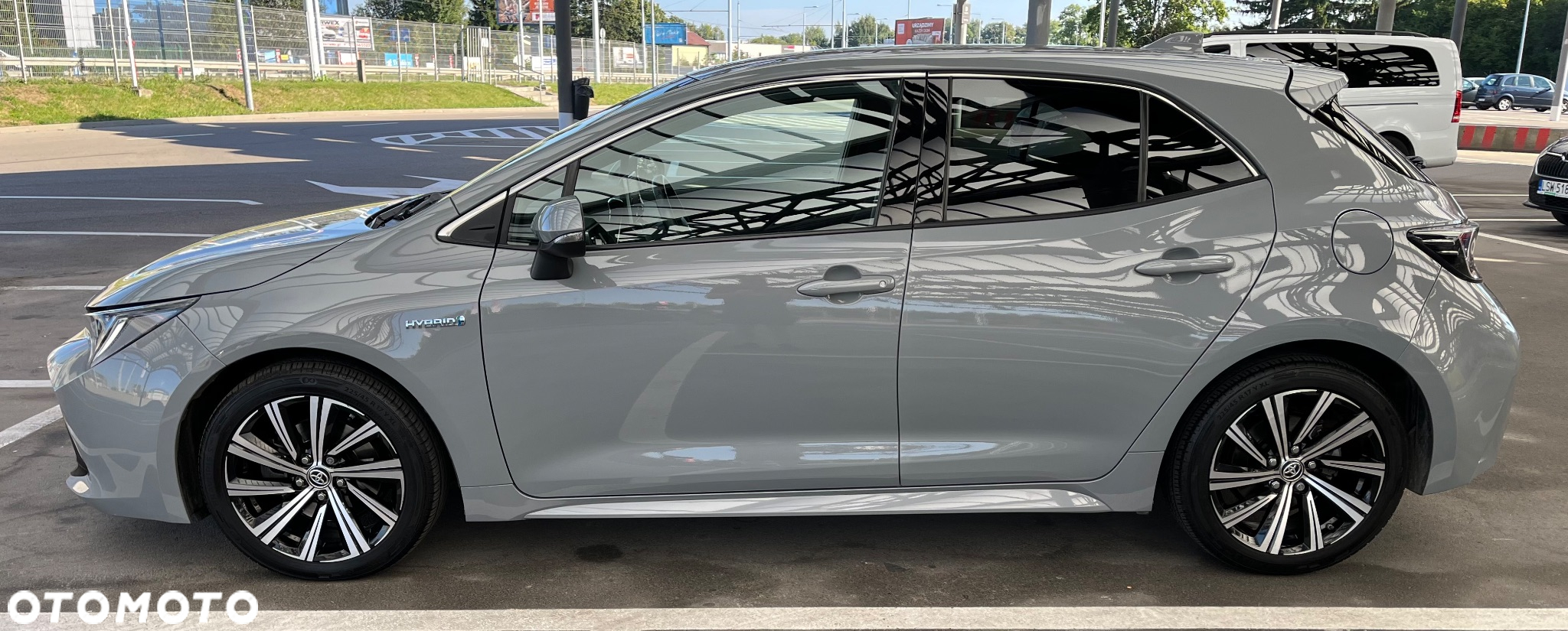 Toyota Corolla 2.0 Hybrid Comfort - 24
