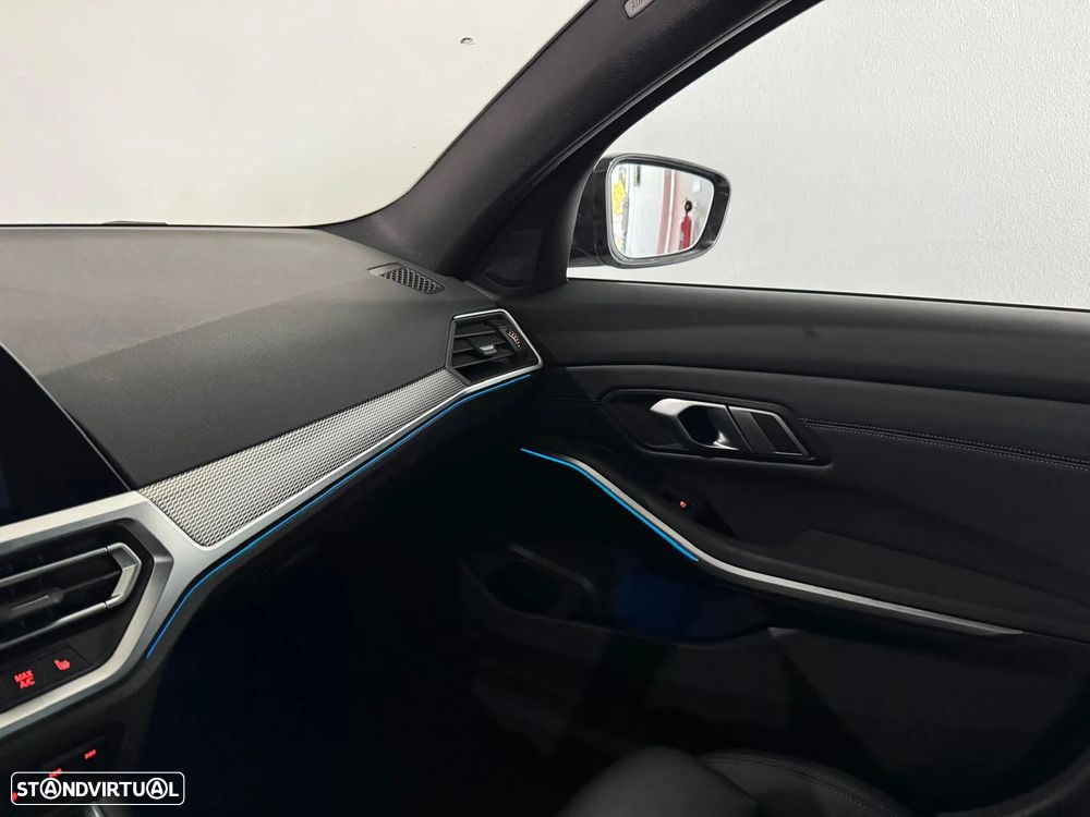 BMW 330 e Touring Pack M Auto - 18