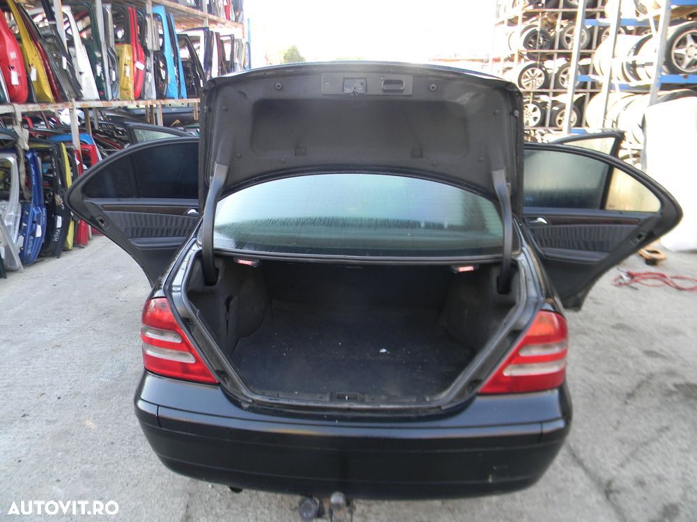 Dezmembrari  Mercedes-Benz C-CLASS (W203)  2000  > 2007 C 200 CDI (20 - 34