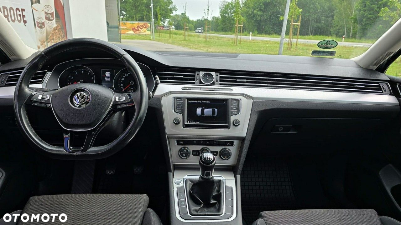 Volkswagen Passat - 13