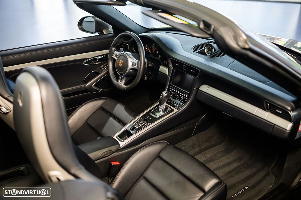 Porsche 911 (991) Carrera 4 GTS PDK - 19