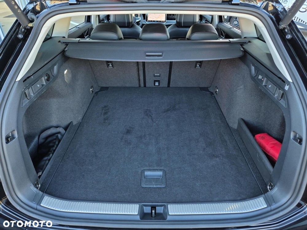 Volkswagen Passat Variant 2.0 TDI SCR Elegance DSG - 33