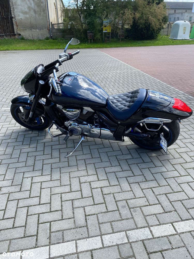 Suzuki Intruder - 3