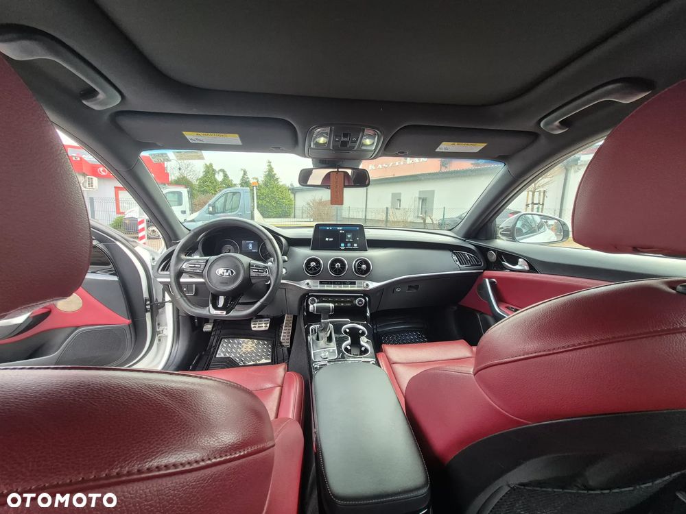Kia Stinger 2.0 T-GDI GT Line - 12
