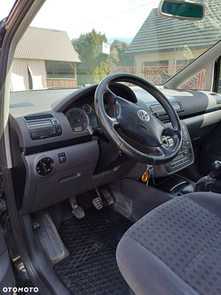 Volkswagen Sharan 1.9 TDI Comfortline - 16