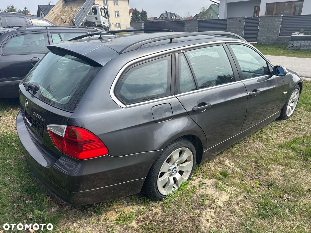 BMW Seria 3 325xi - 2