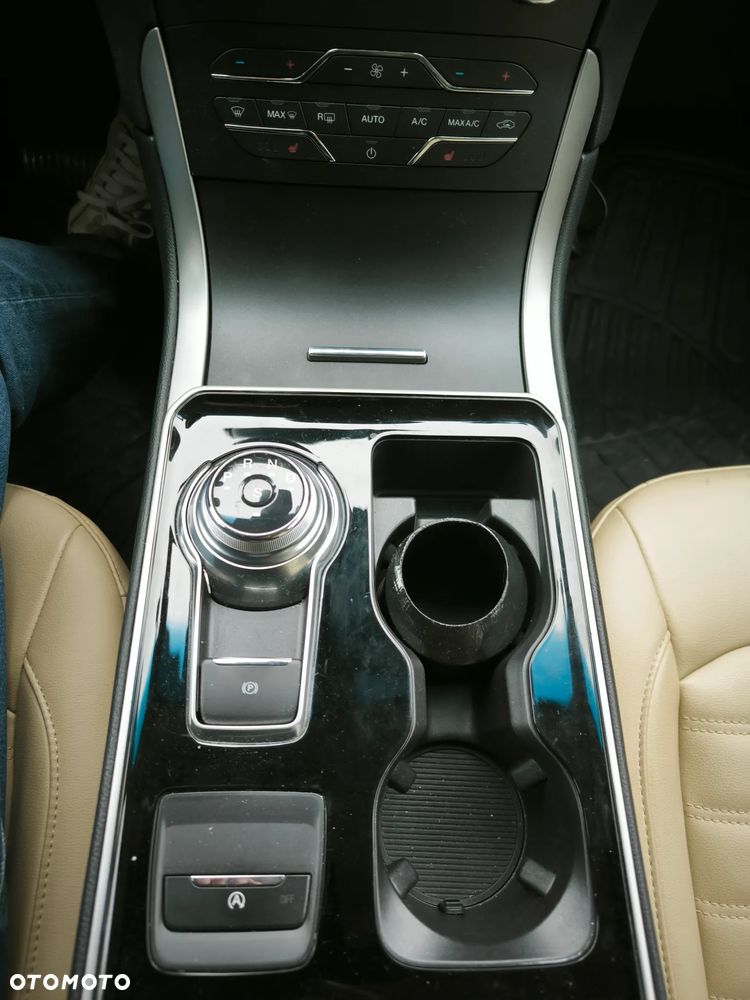 Ford Edge - 11