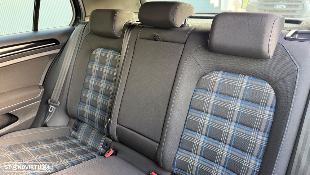 VW Golf 1.4 GTE Plug-in - 11