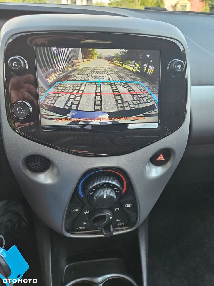 Toyota Aygo x.shift x-play connect - 13