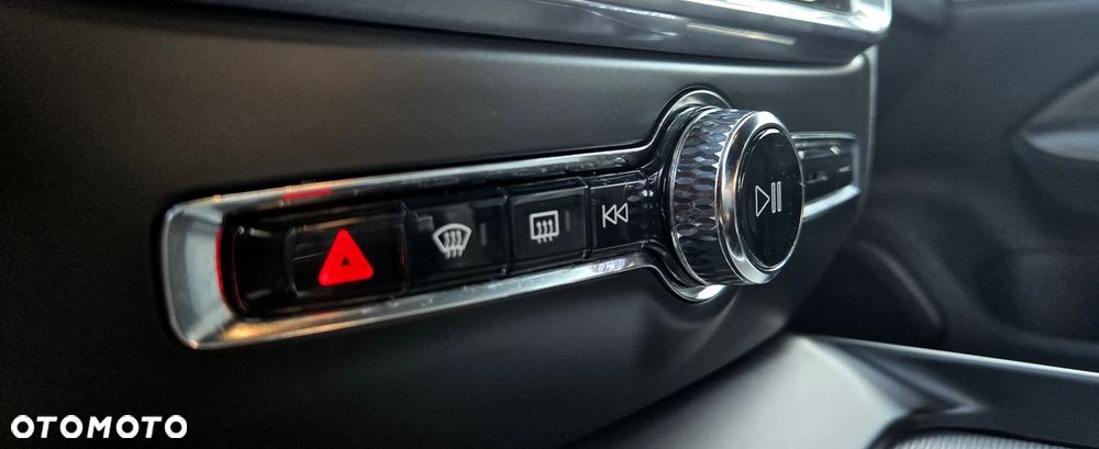 Volvo S60 T4 R-Design - 35