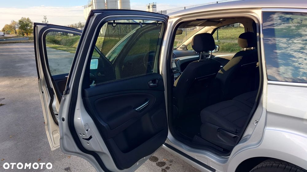 Ford S-Max - 10