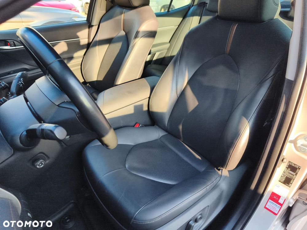 Toyota Camry 2.5 Hybrid Executive CVT - 20