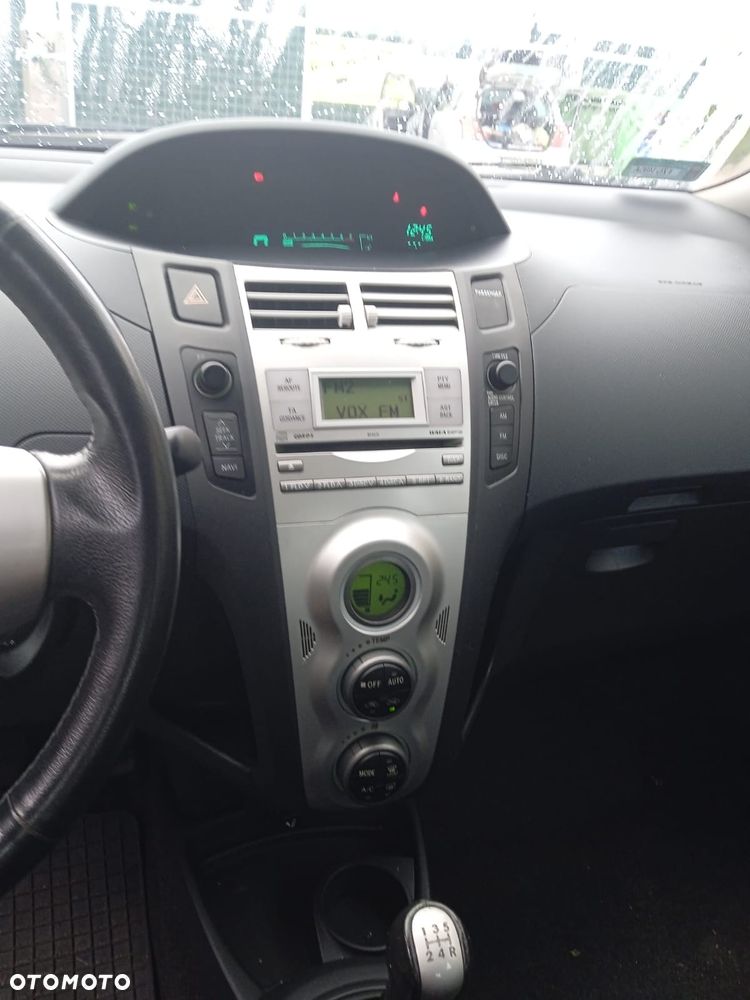 Toyota Yaris 1.3 Sol - 7