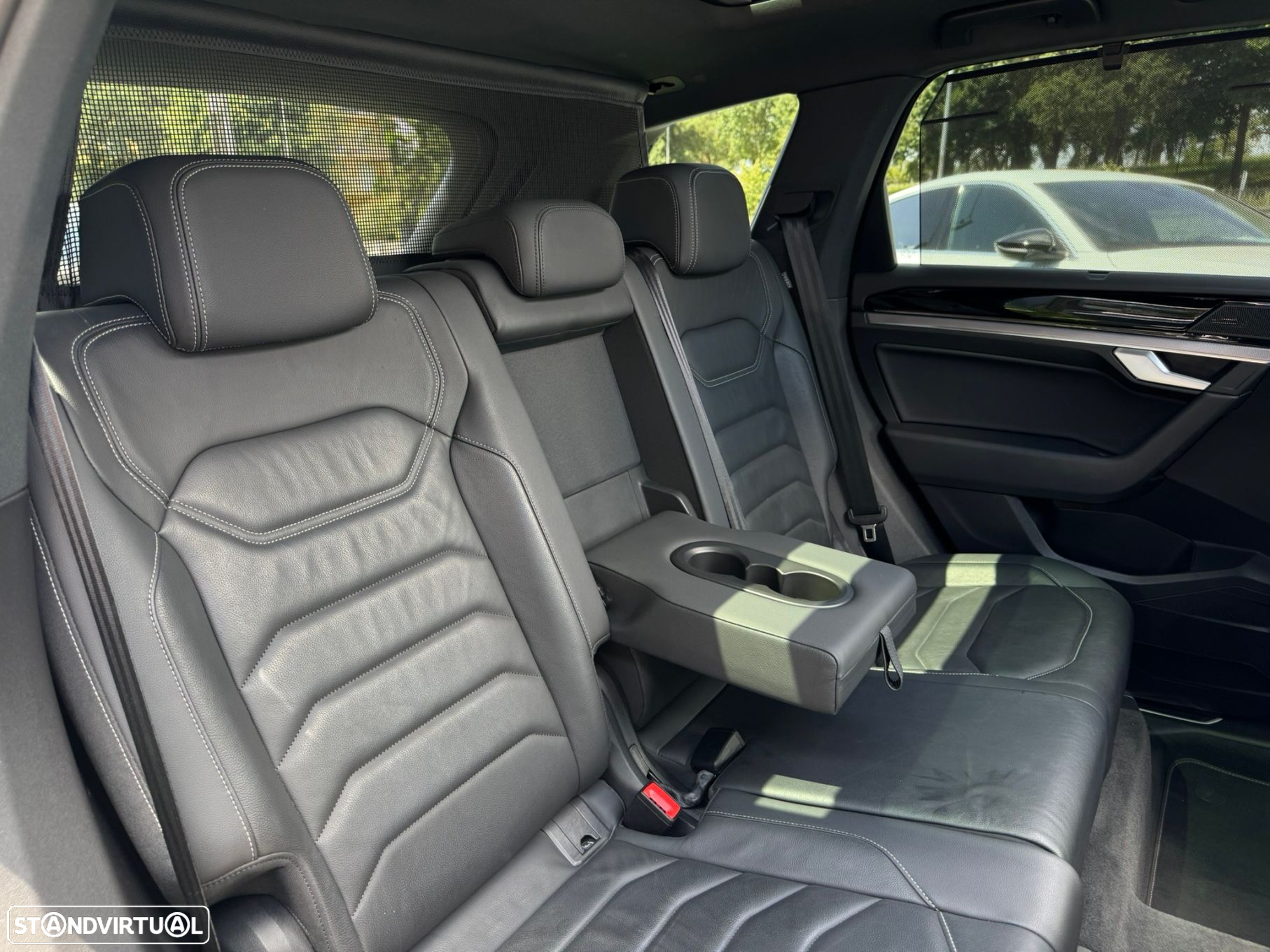 VW Touareg 3.0 TDI V6 R-Line - 24