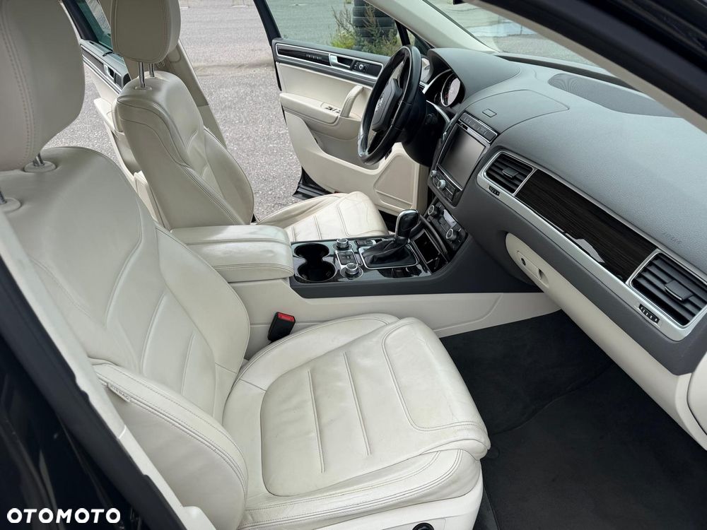 Volkswagen Touareg 3.0 V6 TDI BMT Perfectline R-Style - 13