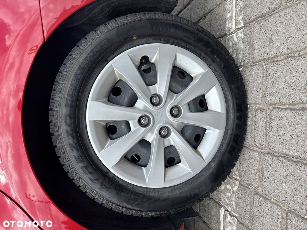 Kia Rio - 25