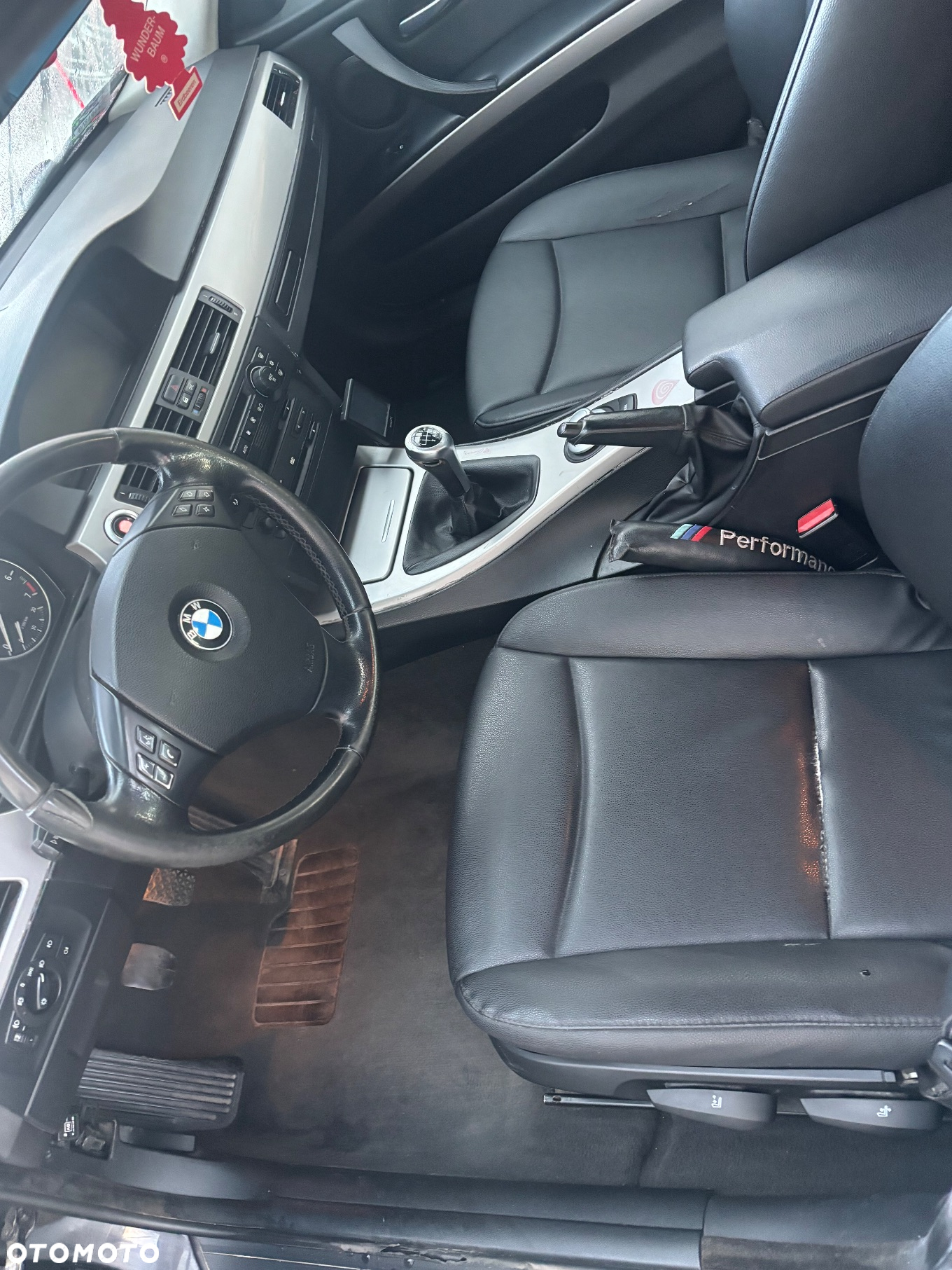 BMW Seria 3 318i Touring - 12