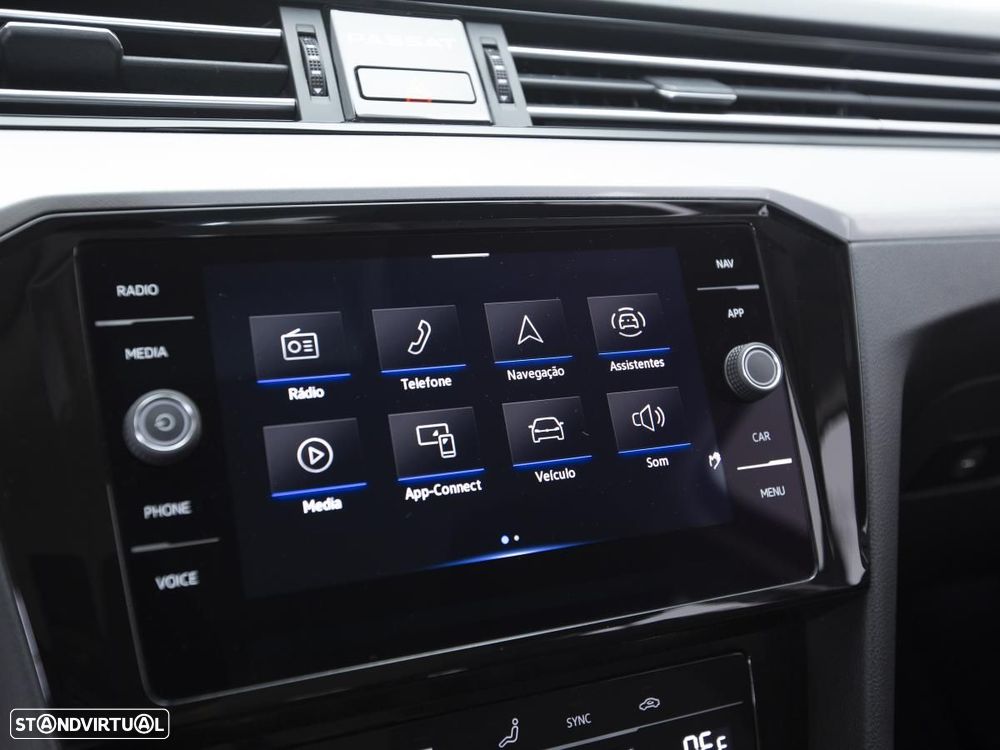 VW Passat Variant 2.0 TDI Business DSG - 23