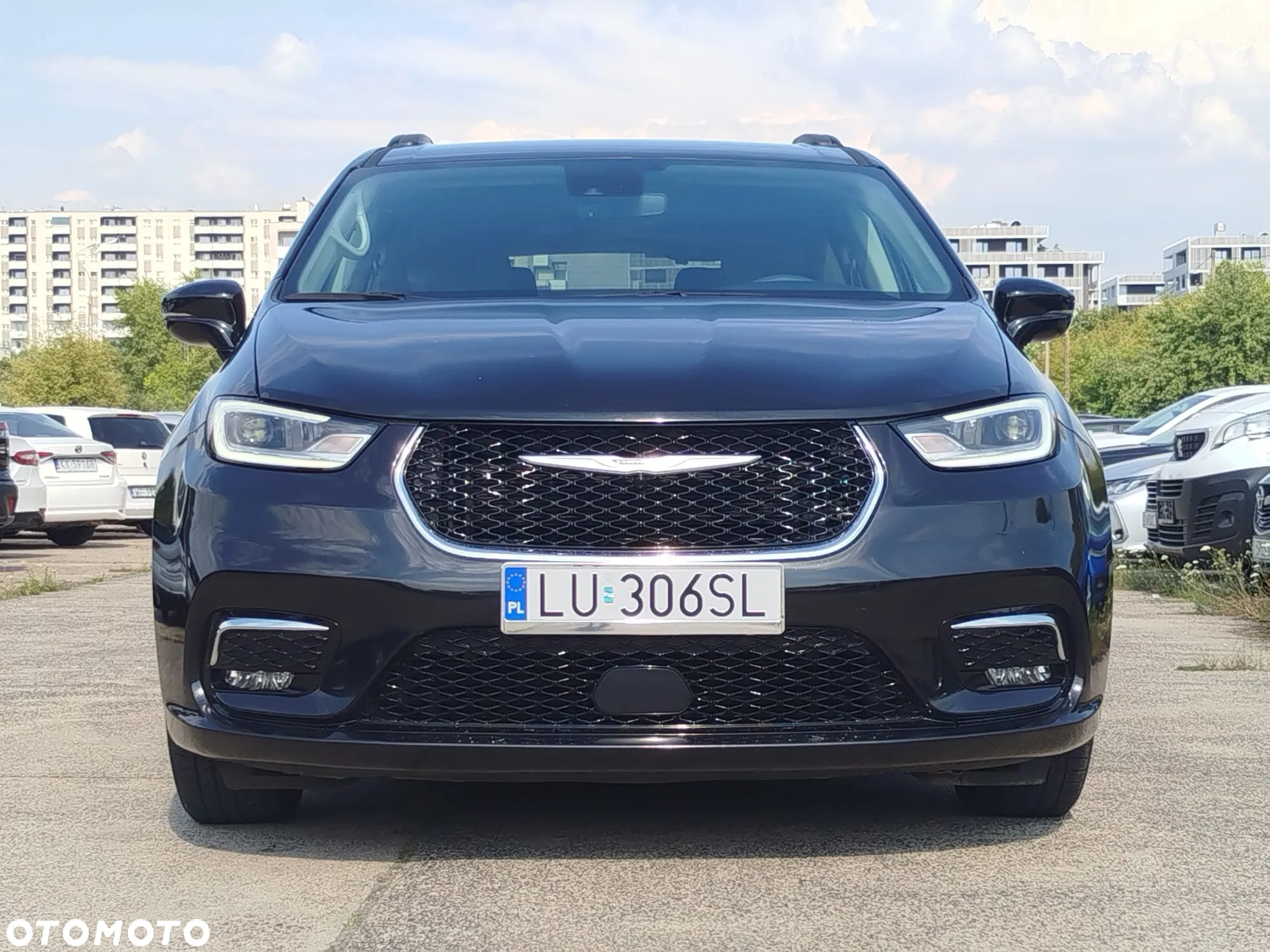 Chrysler Pacifica - 2