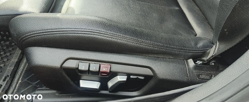 BMW Seria 3 330e iPerformance Sport Line - 16