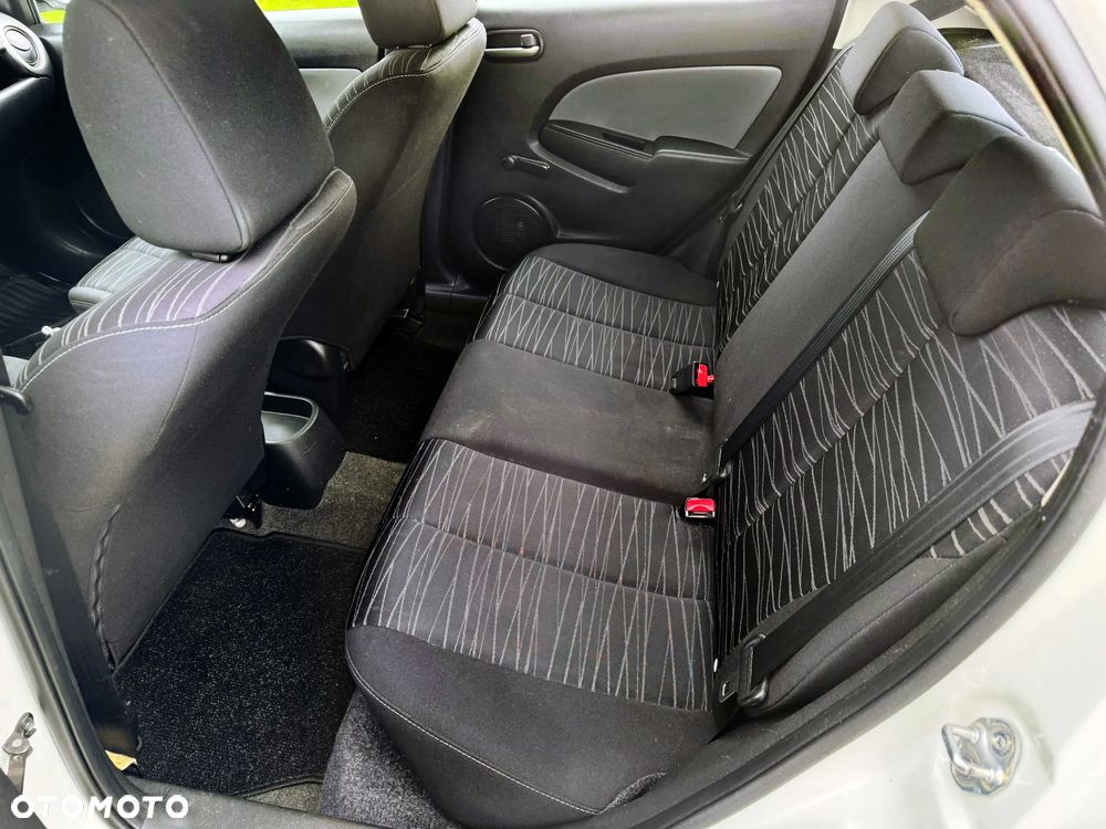 Mazda 2 - 25