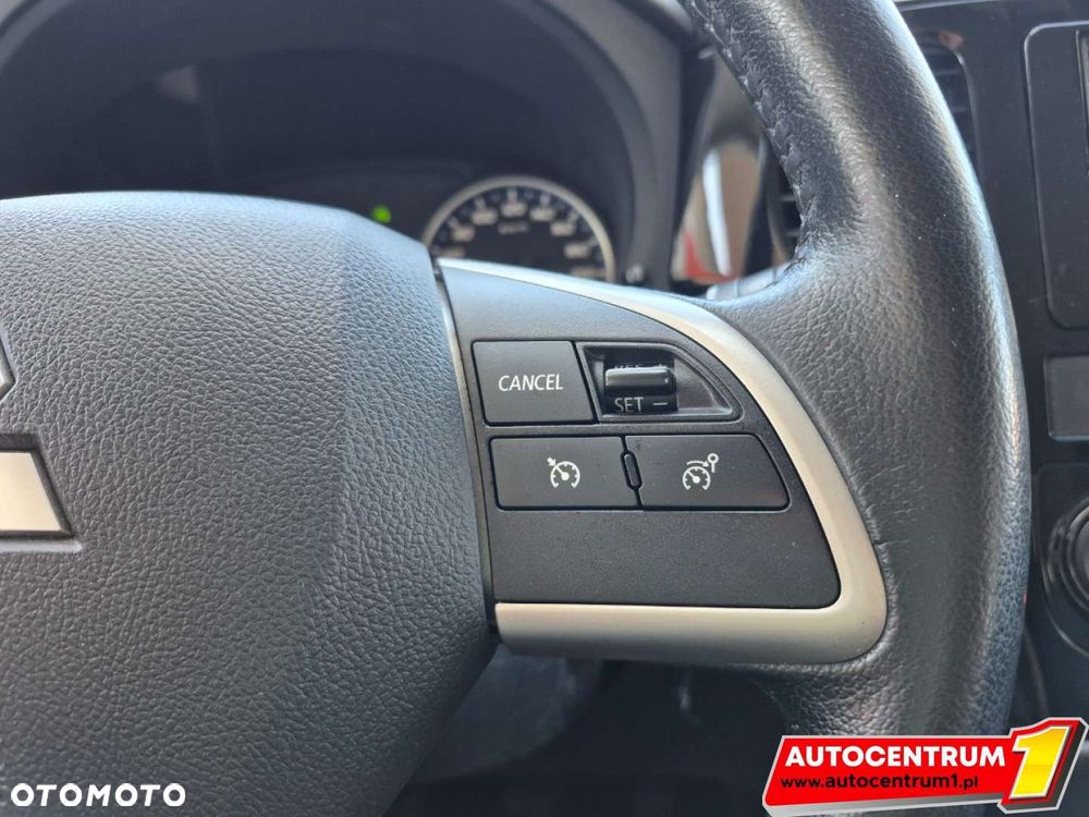 Mitsubishi Outlander - 28