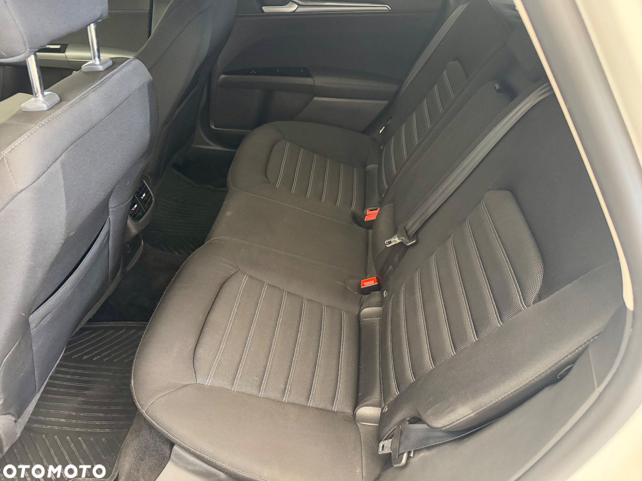 Ford Mondeo 2.0 EcoBlue Titanium - 29