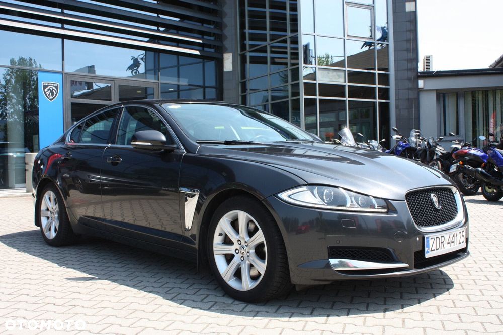 Jaguar XF 3.0 V6 D S Luxury - 4