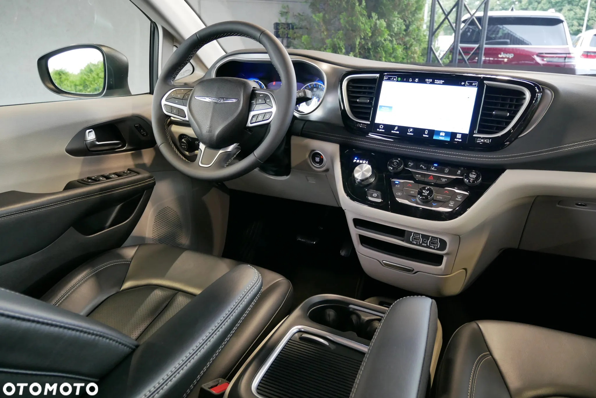 Chrysler Pacifica - 17