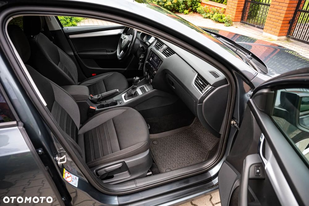 Skoda Octavia 2.0 TDI Clever DSG - 25
