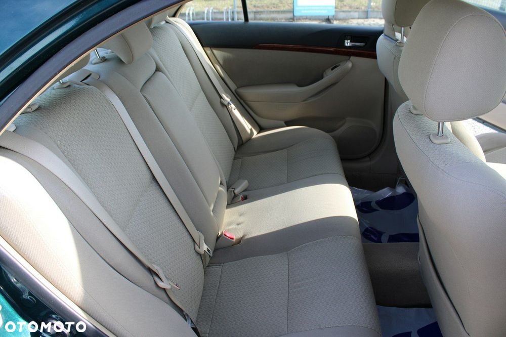 Toyota Avensis - 18