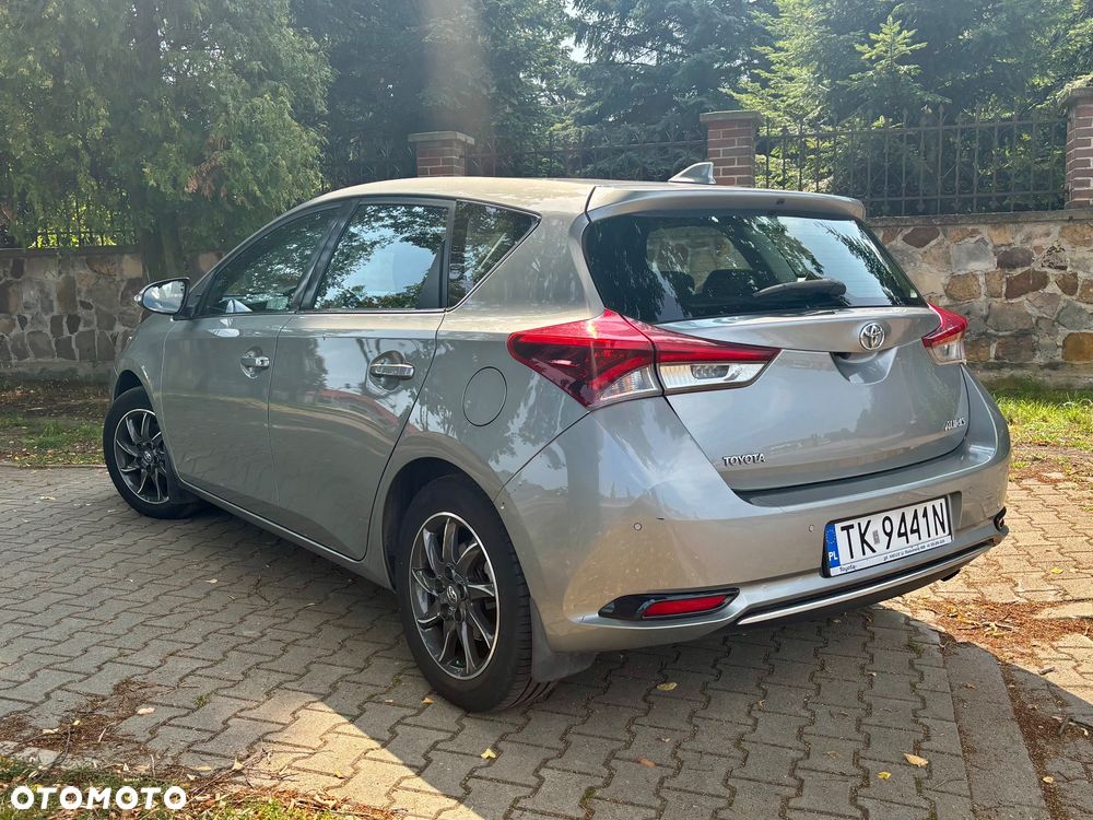 Toyota Auris 1.6 Premium MS - 8