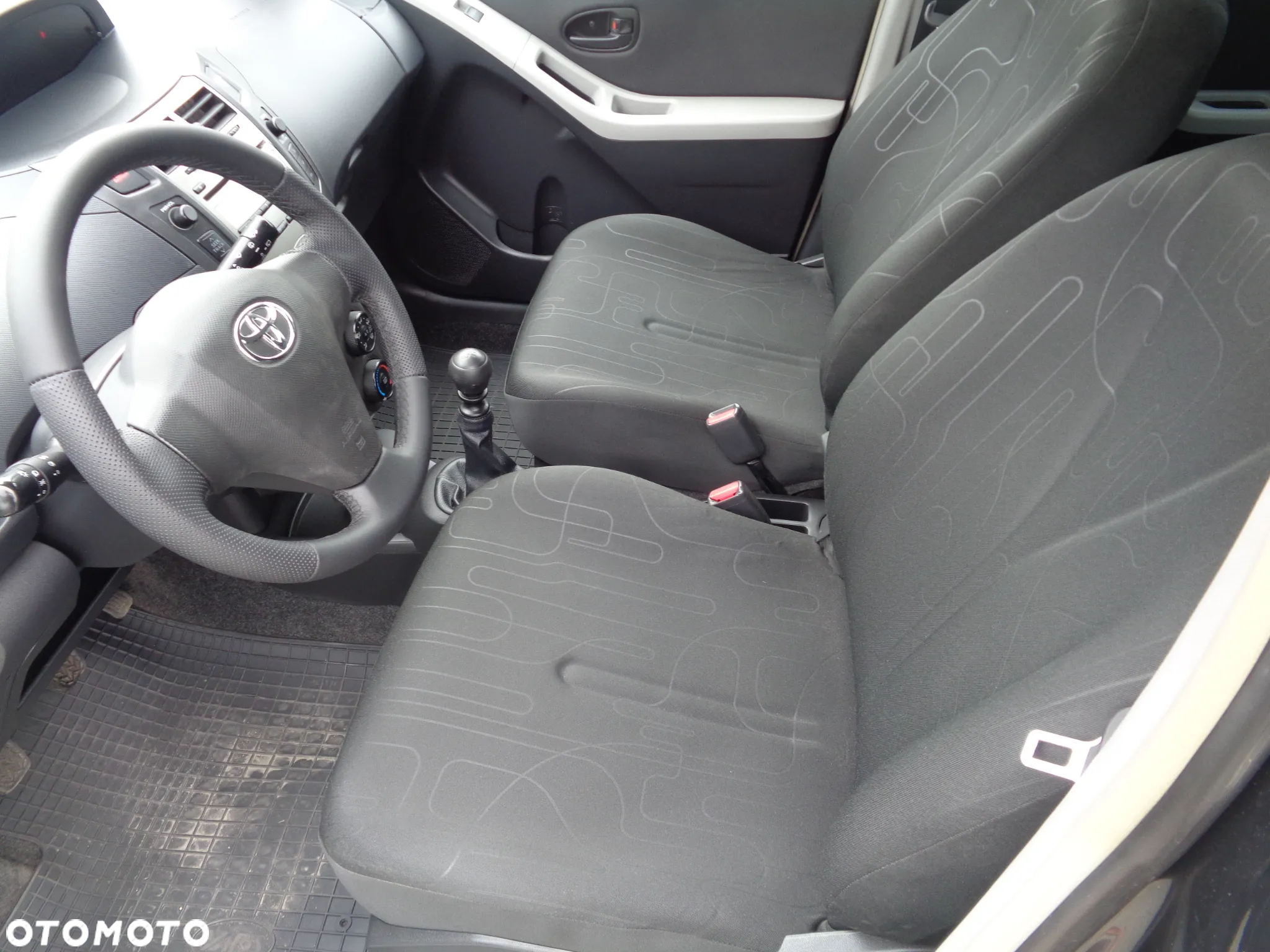 Toyota Yaris 1.33 Luna - 12