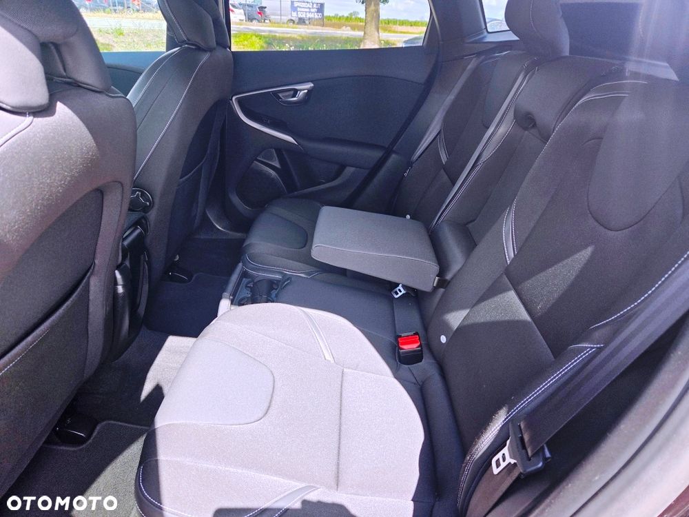 Volvo V40 D2 Momentum - 29