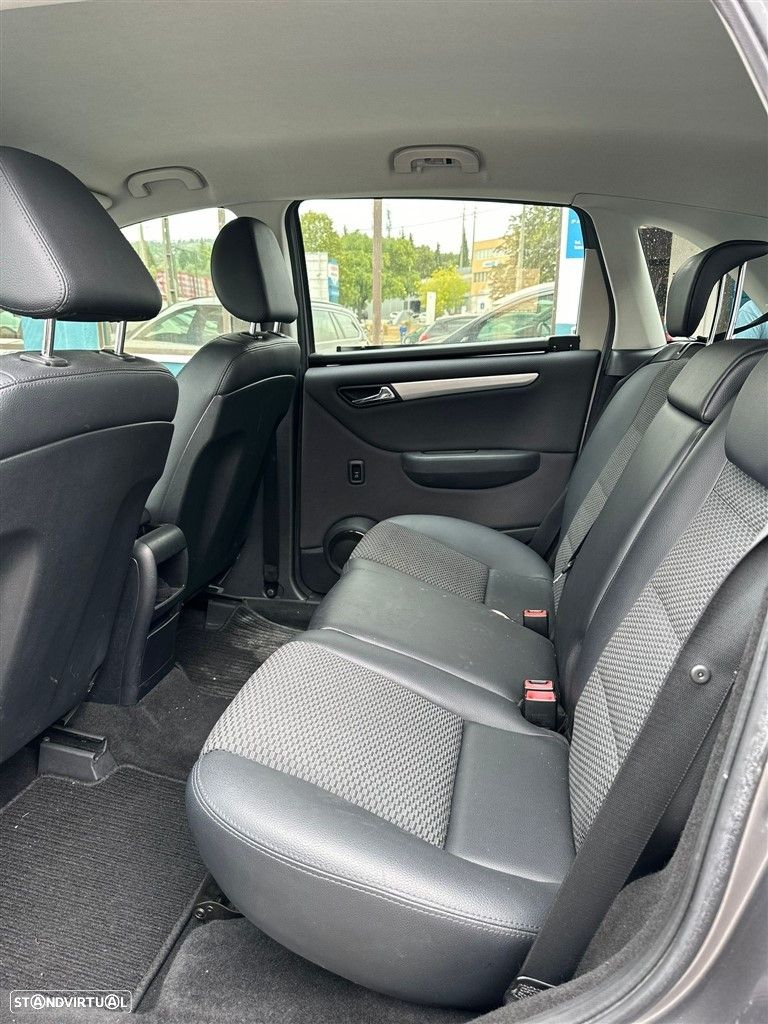 Mercedes-Benz B 180 CDi Autotronic - 8