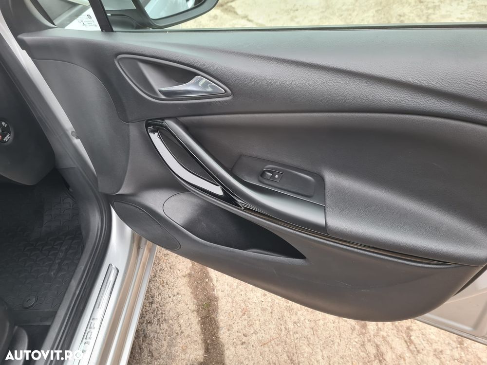 Opel Astra Sport Tourer Turbo 1.4 ECOTEC Dynamic - 2