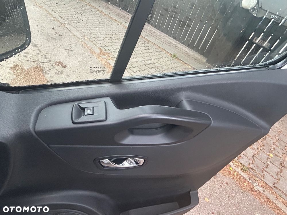 Opel Vivaro - 9