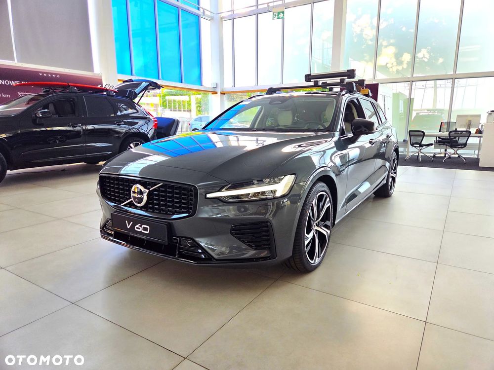 Volvo V60 T8 AWD Plug-In Hybrid Ultra Dark - 2