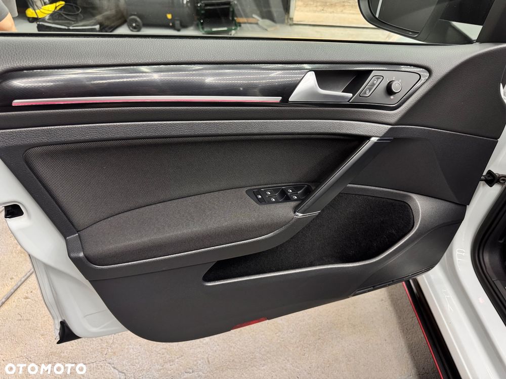 Volkswagen Golf GTI Performance BlueMotion Technology DSG - 22